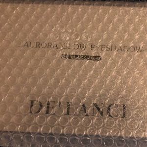 Blacklight eyeshadow pallet